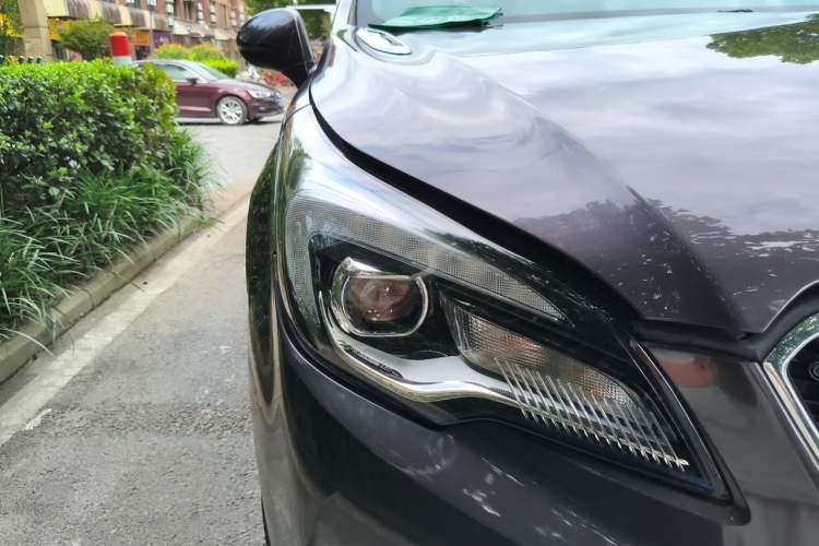 Used Buick Envision 2018 28T Four-Wheel Drive Luxury Model Right Front Headlight