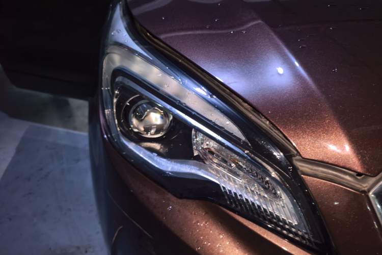 Used Buick Envision 2018 20T Two-Wheel-Drive Leading Model Right Front Headlight
