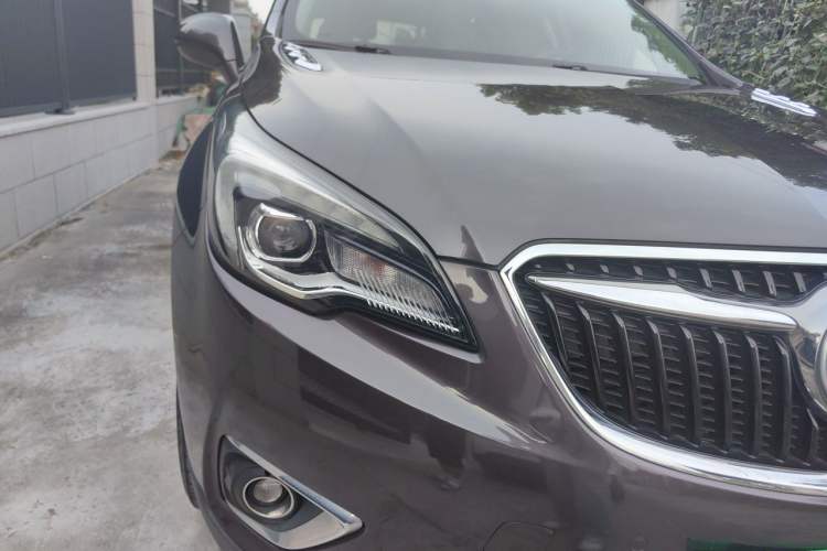 Used Buick Envision 2018 28T Four-Wheel Drive Luxury Model Right Front Headlight