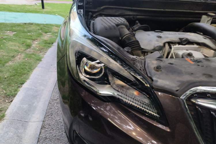 Used Buick Envision 2018 28T Four-Wheel Drive Elite Version Right Front Headlight