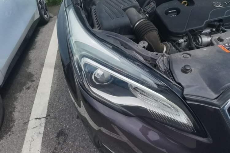 Used Buick Envision 2018 20T Two-Wheel-Drive Elite Model Right Front Headlight