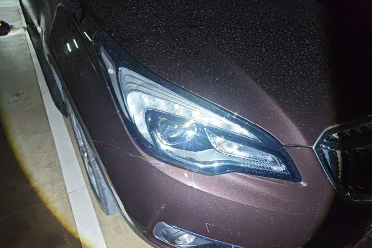 Used Buick Envision 2018 28T Four-Wheel Drive Elite Version Right Front Headlight
