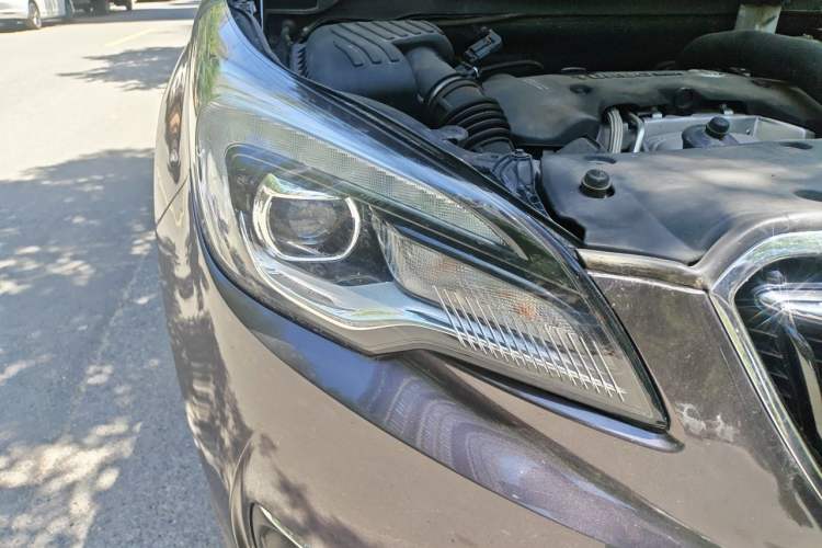 Used Buick Envision 2018 28T Four-Wheel Drive Elite Version Right Front Headlight