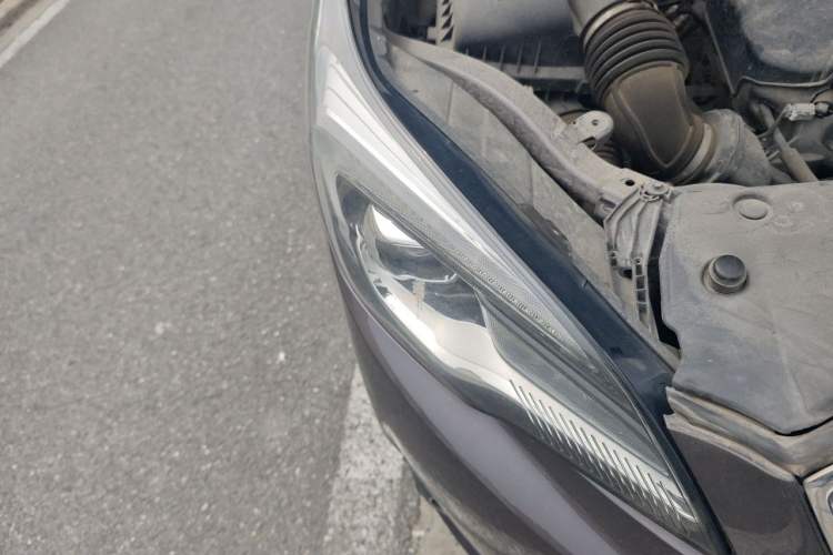 Used Buick Envision 2018 20T Two-Wheel Drive Luxury Model Right Front Headlight