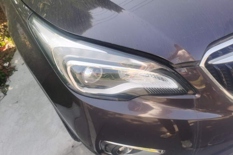 Used Buick Envision 2018 20T Two-Wheel-Drive Elite Model Right Front Headlight