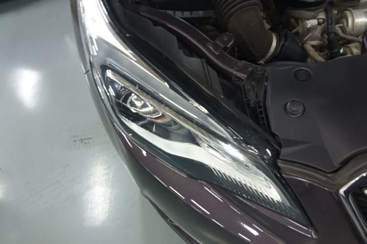 Used Buick Envision 2018 20T Two-Wheel-Drive Leading Model Right Front Headlight