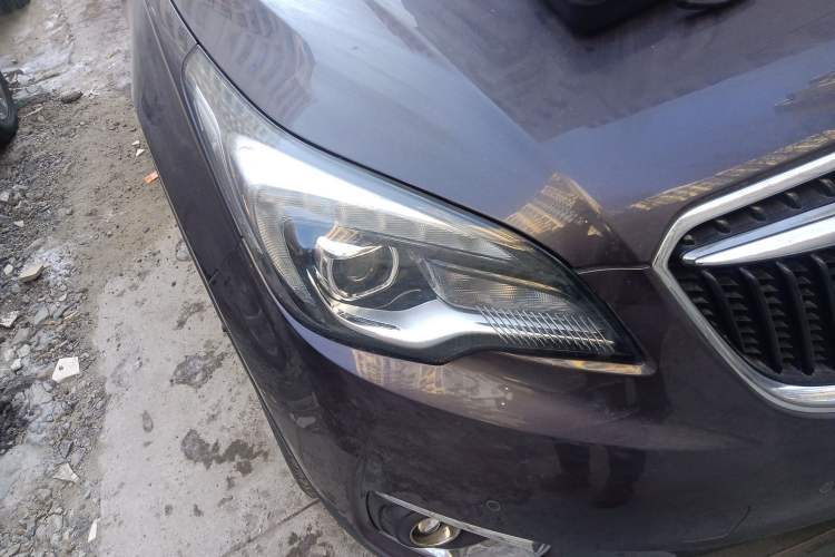 Used Buick Envision 2018 28T Four-Wheel Drive Luxury Model Right Front Headlight