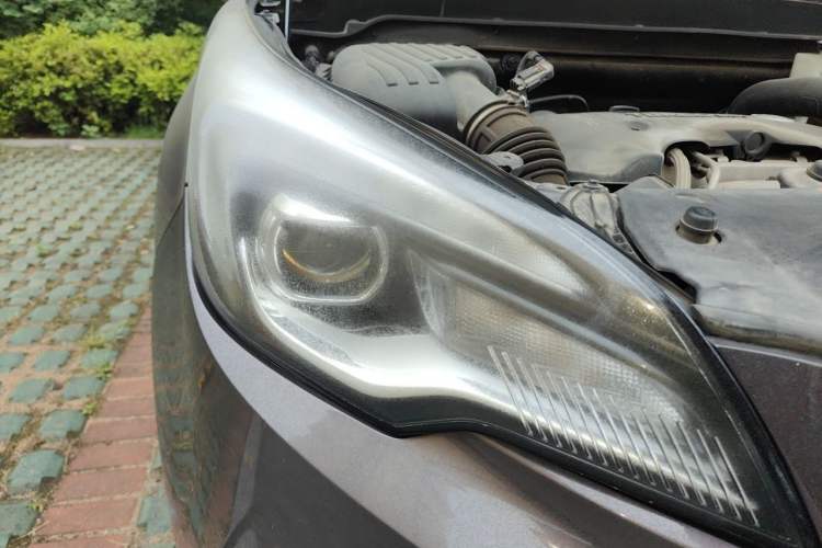Used Buick Envision 2018 28T Four-Wheel Drive Elite Version Right Front Headlight