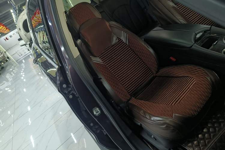 Used Buick Envision 2018 20T Two-Wheel-Drive Elite Model Right Front Seat