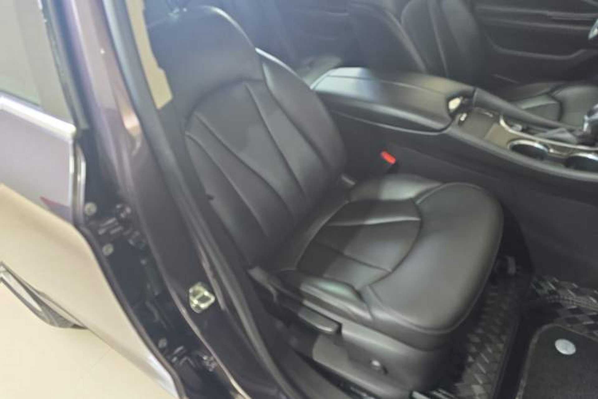 Used Buick Envision 2018 20T Two-Wheel-Drive Elite Model Right Front Seat