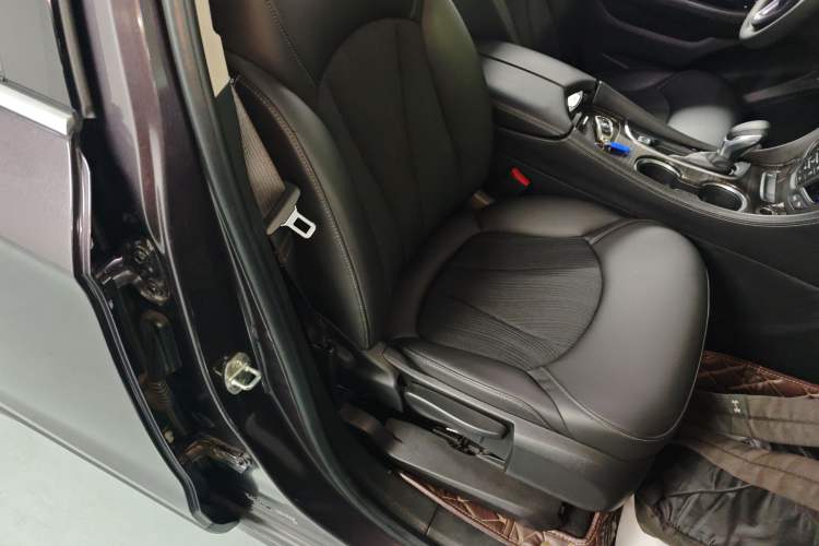 Used Buick Envision 2018 20T Two-Wheel-Drive Leading Model Right Front Seat