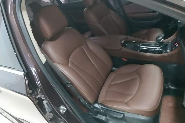Used Buick Envision 2018 28T Four-Wheel Drive Elite Version Right Front Seat