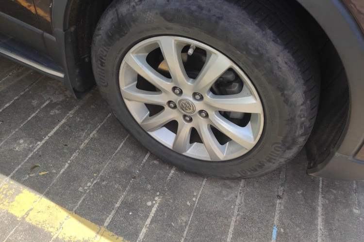 Used Buick Envision 2018 20T Two-Wheel-Drive Elite Model Right Front Wheel Hub