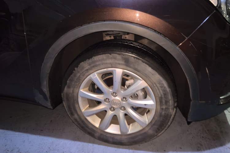 Used Buick Envision 2018 20T Two-Wheel-Drive Leading Model Right Front Wheel Hub