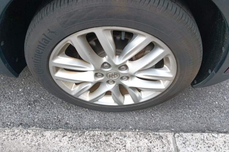 Used Buick Envision 2018 28T Four-Wheel Drive Luxury Model Right Front Wheel Hub