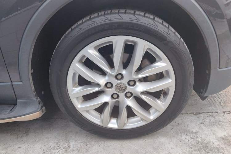Used Buick Envision 2018 28T Four-Wheel Drive Luxury Model Right Front Wheel Hub
