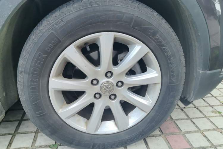 Used Buick Envision 2018 20T Two-Wheel-Drive Elite Model Right Front Wheel Hub