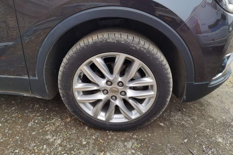 Used Buick Envision 2018 28T Four-Wheel Drive Elite Version Right Front Wheel Hub