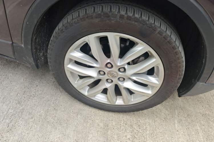 Used Buick Envision 2018 28T Four-Wheel Drive Elite Version Right Front Wheel Hub