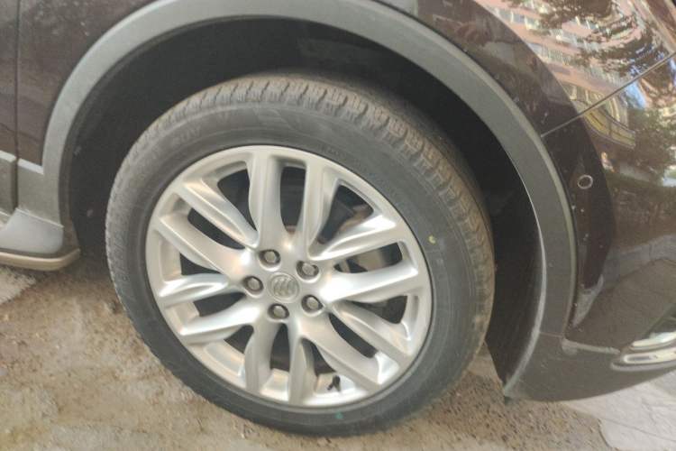 Used Buick Envision 2018 28T All-Wheel-Drive Versatile Sports Flagship Model Right Front Wheel Hub