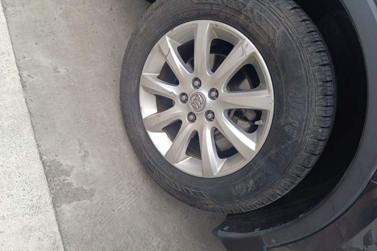 Used Buick Envision 2018 20T Two-Wheel-Drive Elite Model Right Front Wheel Hub