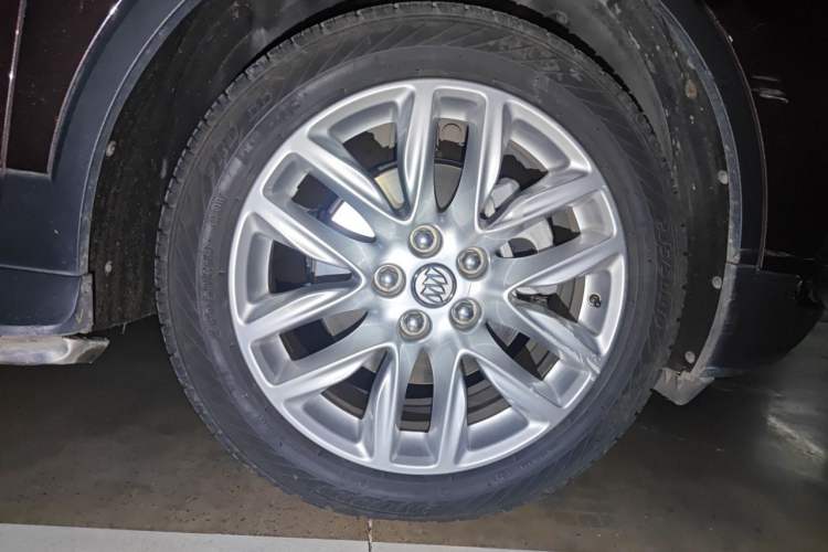 Used Buick Envision 2018 28T Four-Wheel Drive Elite Version Right Front Wheel Hub