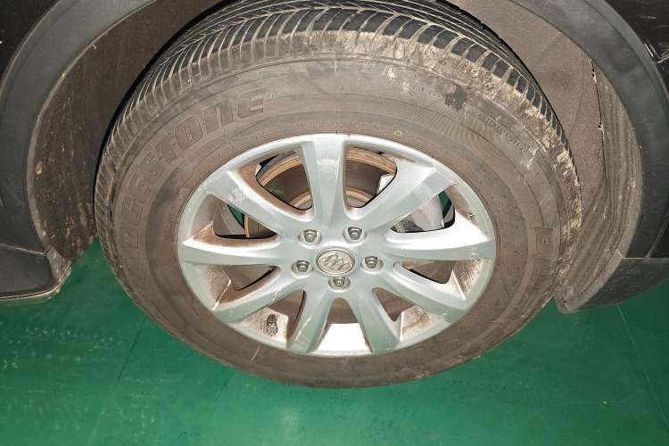 Used Buick Envision 2018 20T Two-Wheel-Drive Elite Model Right Front Wheel Hub