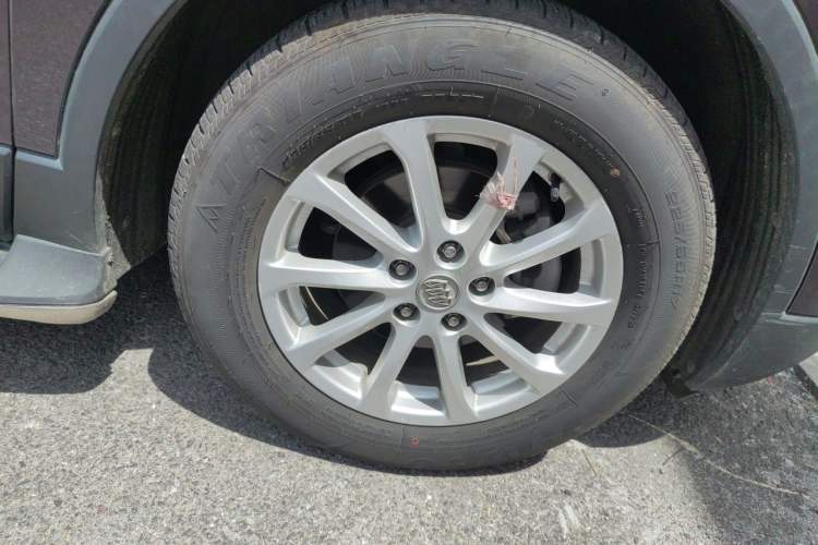 Used Buick Envision 2018 20T Two-Wheel-Drive Elite Model Right Front Wheel Hub