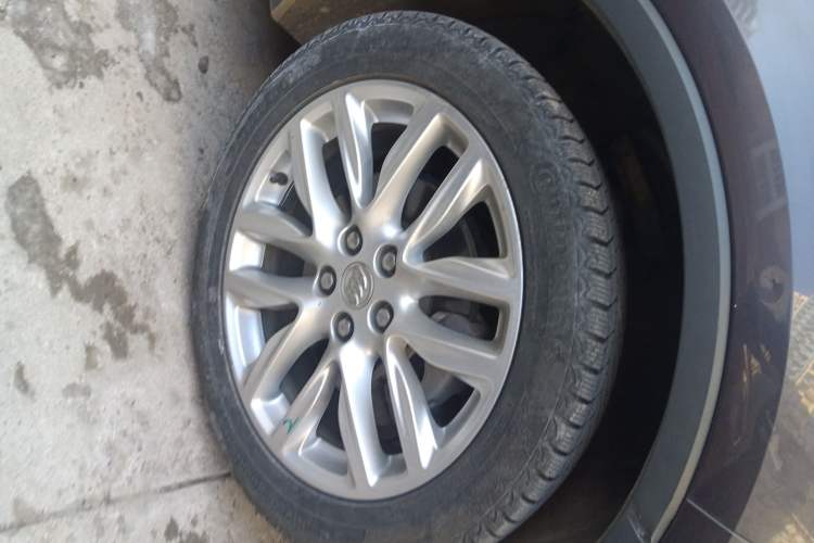 Used Buick Envision 2018 28T Four-Wheel Drive Luxury Model Right Front Wheel Hub