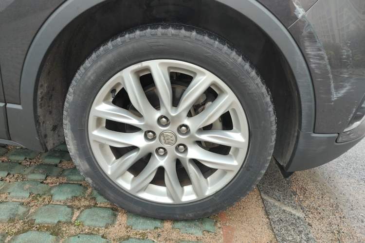 Used Buick Envision 2018 28T Four-Wheel Drive Elite Version Right Front Wheel Hub