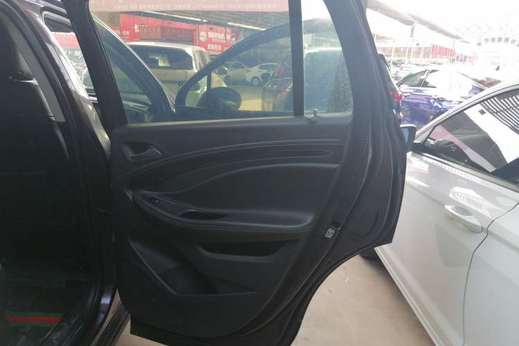 Used Buick Envision 2018 20T Two-Wheel-Drive Leading Model Right Rear Door Interior