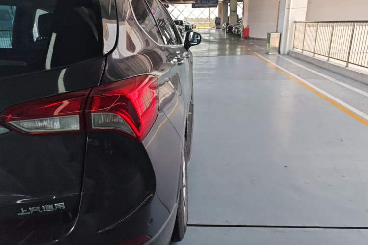 Used Buick Envision 2018 20T Two-Wheel-Drive Elite Model Right Rear Taillight