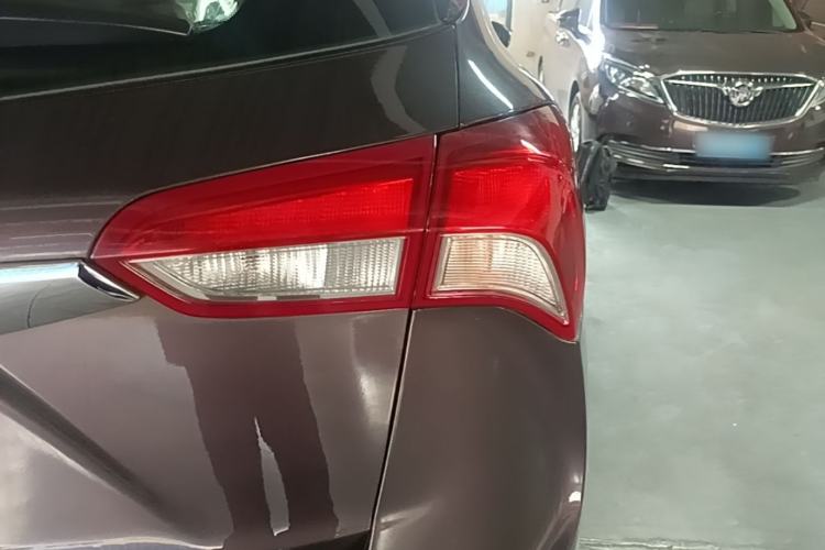 Used Buick Envision 2018 28T Four-Wheel Drive Elite Version Right Rear Taillight