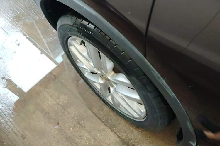 Used Buick Envision 2018 28T Four-Wheel Drive Elite Version Right Rear Wheel Hub