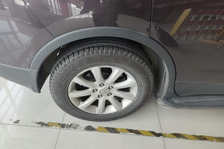 Used Buick Envision 2018 20T Two-Wheel-Drive Elite Model Right Rear Wheel Hub