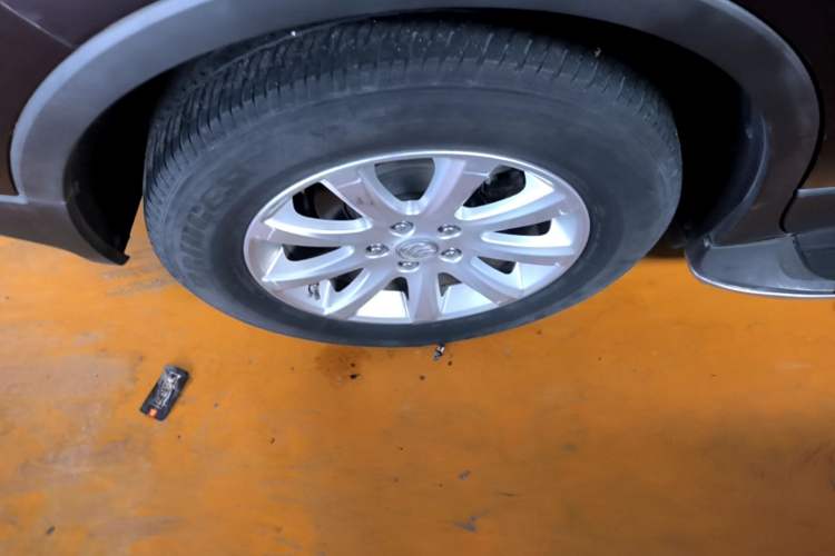 Used Buick Envision 2018 20T Two-Wheel-Drive Elite Model Right Rear Wheel Hub