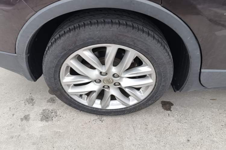 Used Buick Envision 2018 28T Four-Wheel Drive Luxury Model Right Rear Wheel Hub