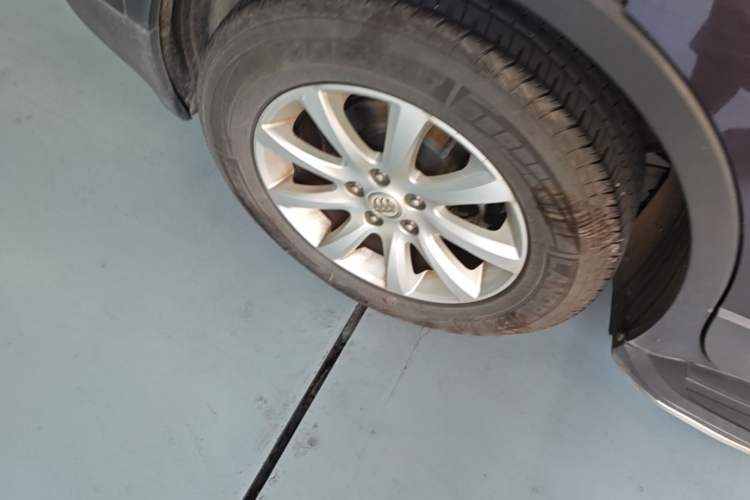 Used Buick Envision 2018 20T Two-Wheel-Drive Elite Model Right Rear Wheel Hub