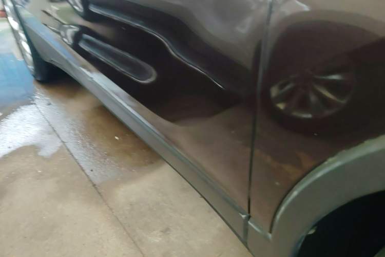 Used Buick Envision 2018 28T Four-Wheel Drive Elite Version Right Side Sill