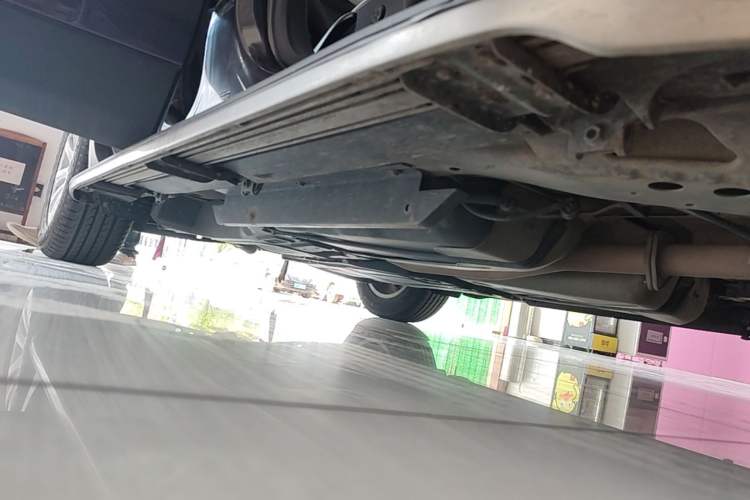 Used Buick Envision 2018 20T Two-Wheel-Drive Elite Model Right Side Sill