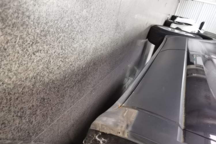 Used Buick Envision 2018 20T Two-Wheel-Drive Elite Model Right Side Sill