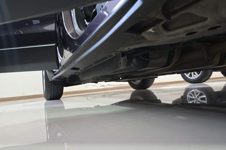 Used Buick Envision 2018 20T Two-Wheel-Drive Elite Model Right Side Sill