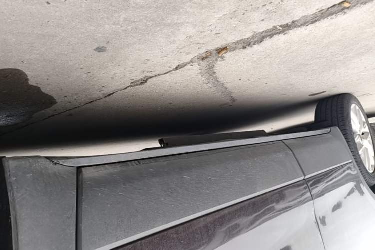 Used Buick Envision 2018 28T Four-Wheel Drive Luxury Model Right Side Sill