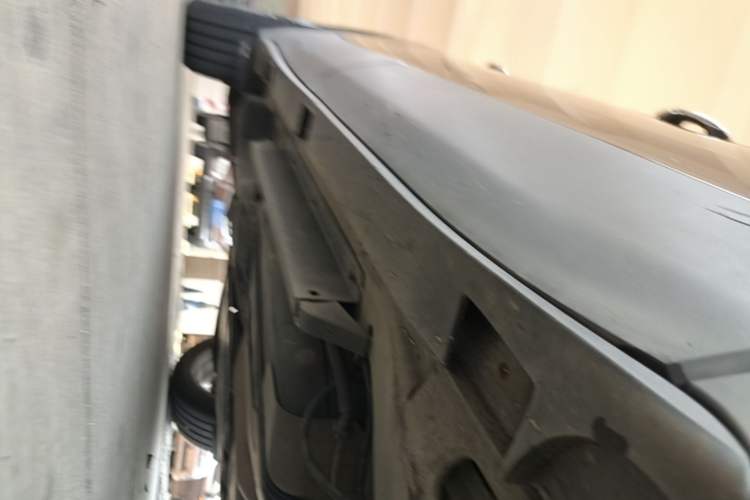 Used Buick Envision 2018 28T Four-Wheel Drive Luxury Model Right Side Sill