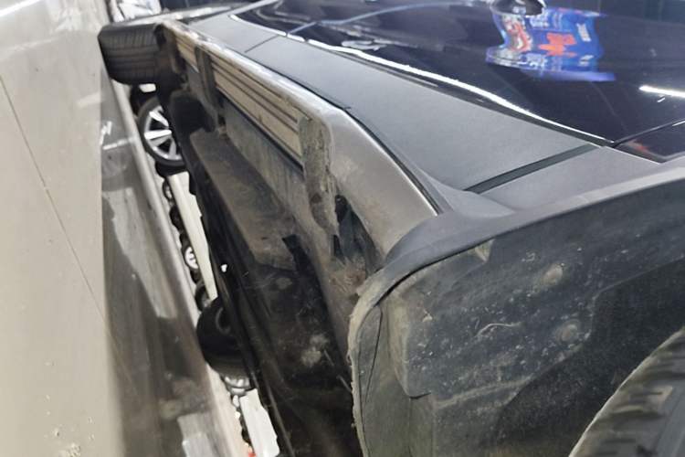 Used Buick Envision 2018 20T Two-Wheel Drive Luxury Model Right Side Sill