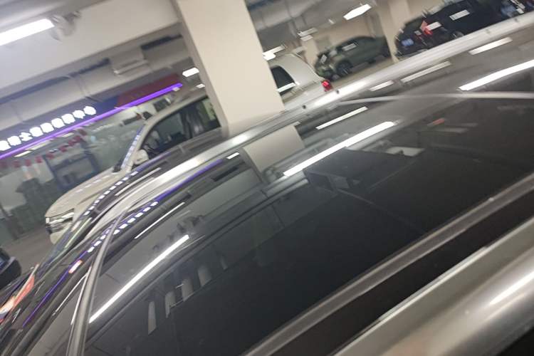 Used Buick Envision 2018 20T Two-Wheel-Drive Elite Model Roof