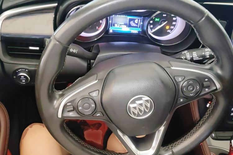 Used Buick Envision 2018 28T Four-Wheel Drive Elite Version Steering Wheel