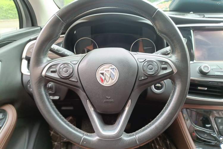 Used Buick Envision 2018 28T Four-Wheel Drive Luxury Model Steering Wheel