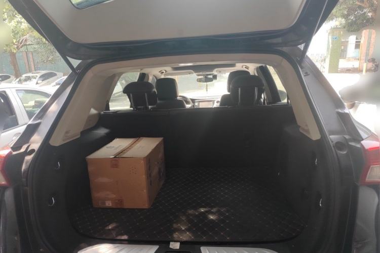 Used Buick Envision 2018 20T Two-Wheel-Drive Elite Model Trunk
