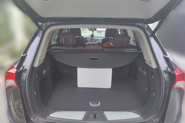 Used Buick Envision 2018 28T Four-Wheel Drive Luxury Model Trunk